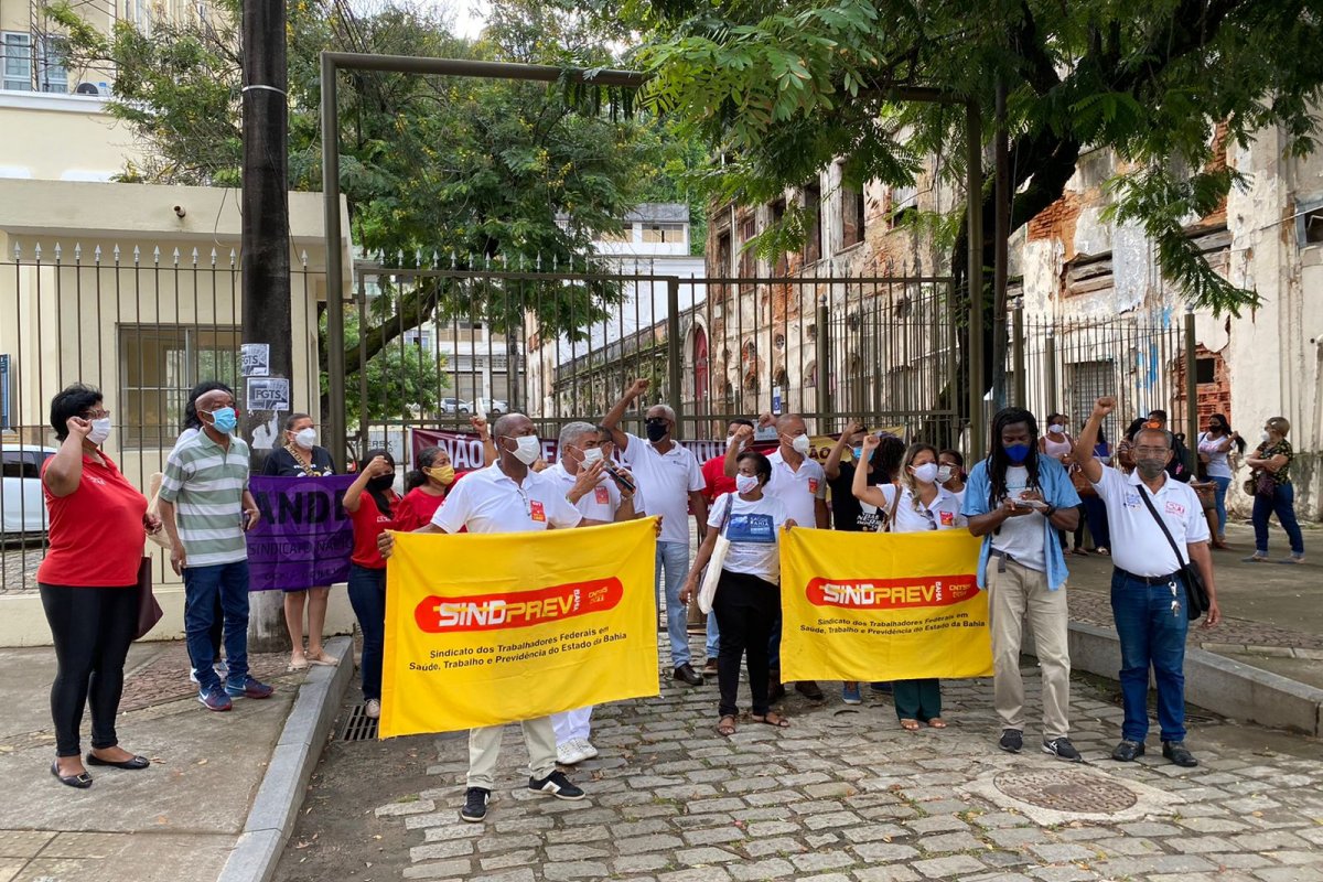 Servidores federais realizam mobilização por reajuste salarial e contra a Reforma Administrativa nesta segunda-feira (24)