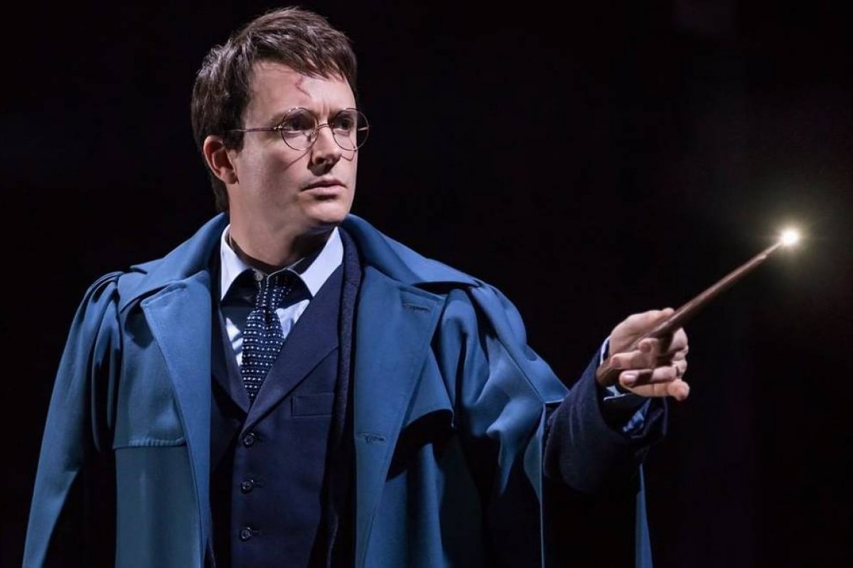 Ator que faz Harry Potter na Broadway é demitido após denúncia de atriz