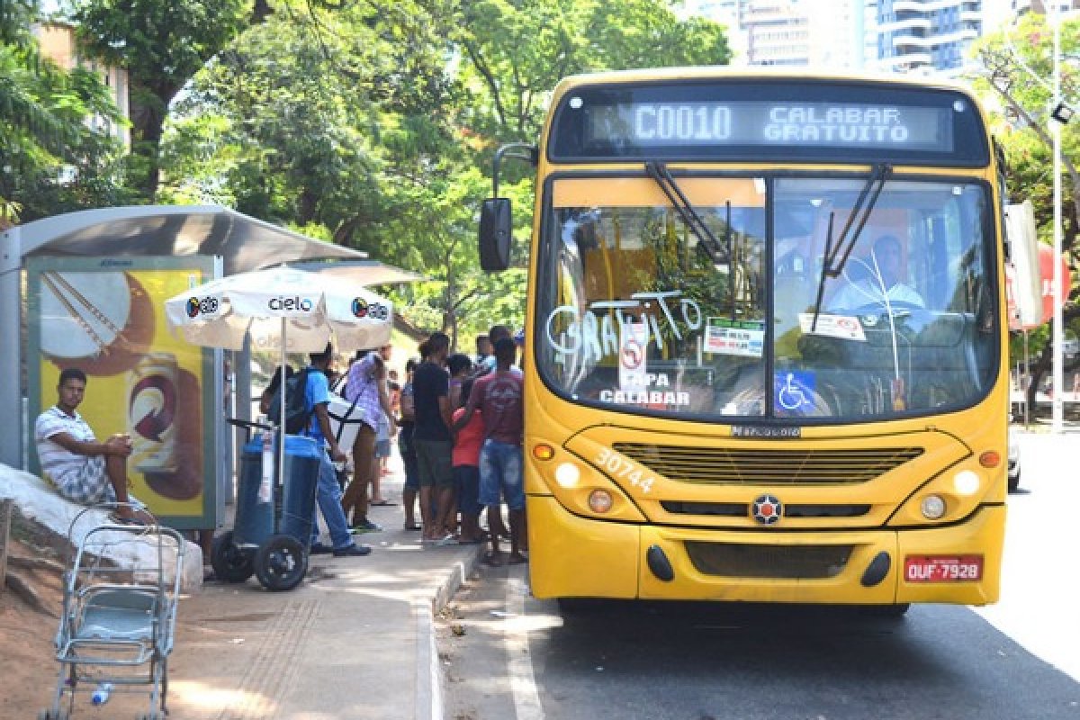 Conselho de Saúde solicita ao MP que ônibus de Salvador sejam reforçados em horários de pico