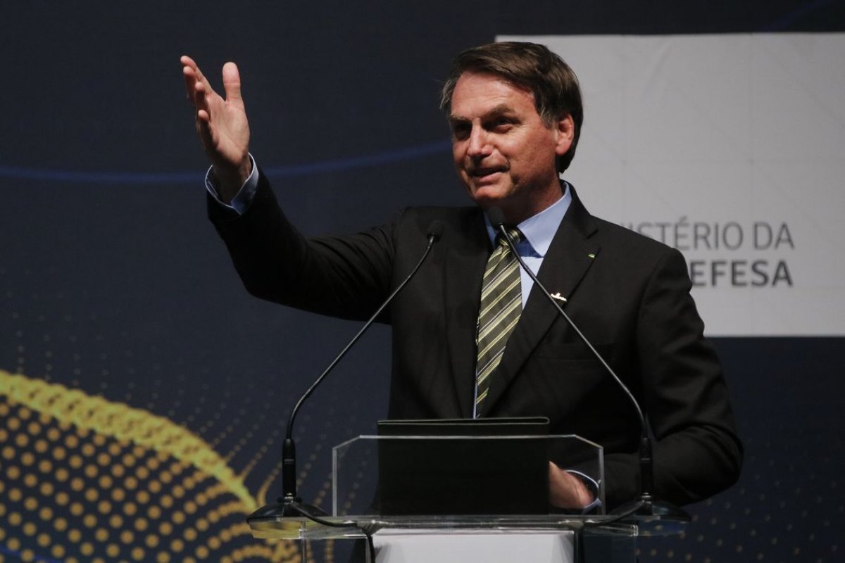 Pelas redes sociais, Bolsonaro destaca que a deflação em setembro foi de 0,04% 