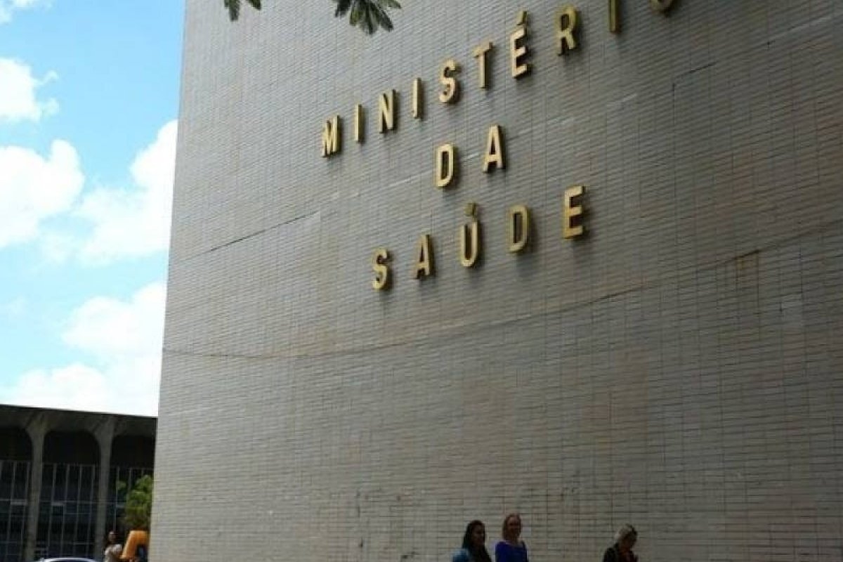 Ômicron: Ministério da Saúde prevê explosão de casos em fevereiro