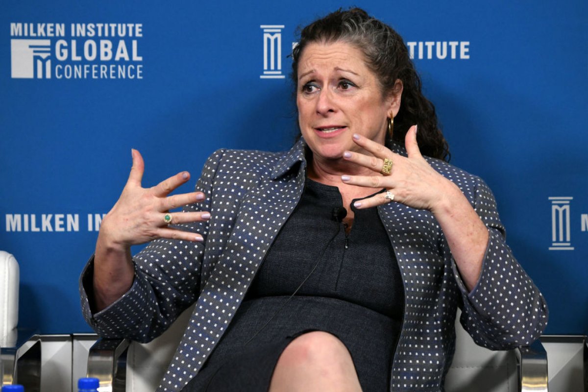 Herdeira da Disney lança documentário criticando desigualdade social no local