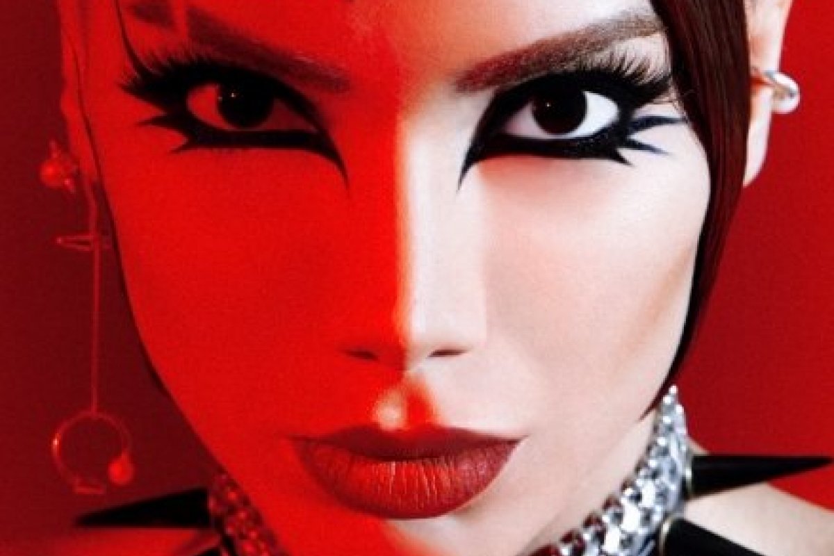 Anitta estrela primeira capa digital do ano na Glamour Brasil