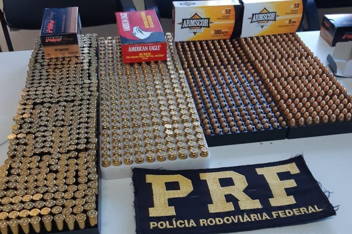 PRF apreende 1,5 mil projéteis de munições pesadas com destino a Foz do Iguaçu