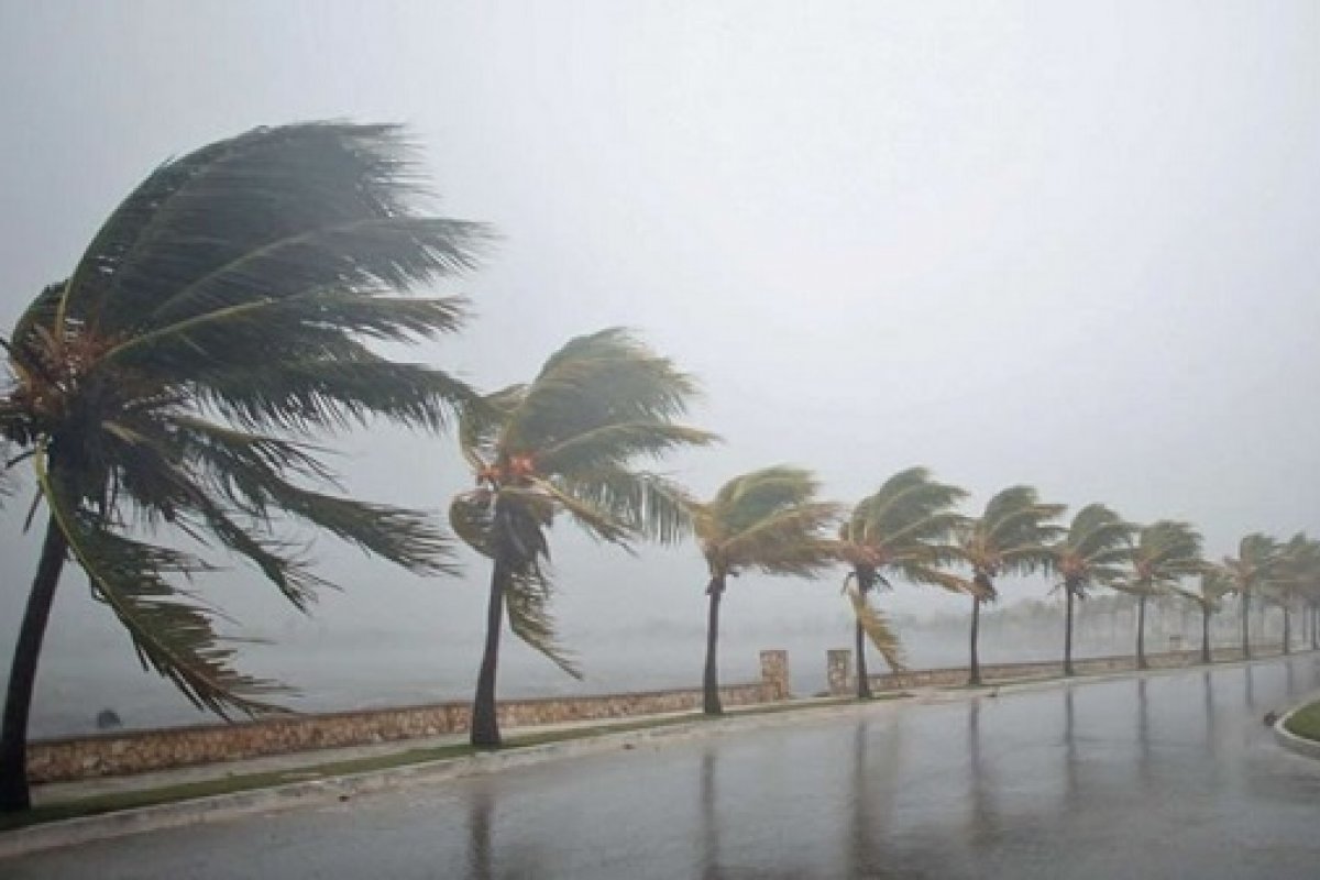 Marinha emite alerta de mau tempo com ventos fortes de até 60 km/h no litoral da Bahia