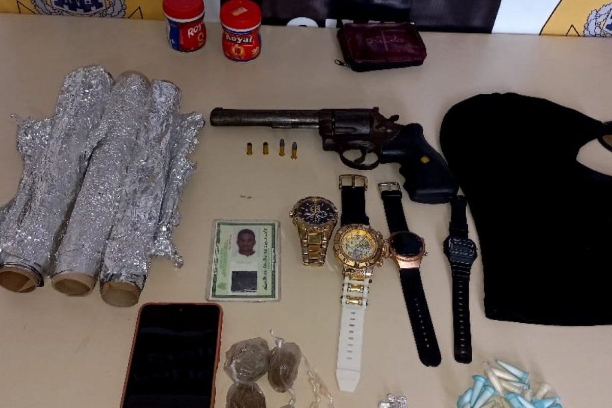 Polícia Civil apreende drogas e armas em São Francisco do Conde