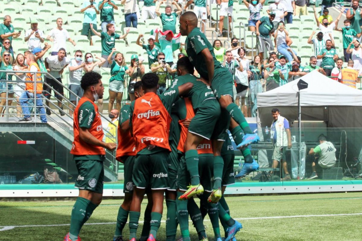 Agora tem Copinha: Palmeiras bate Santos e leva Copa São Paulo pela primeira vez