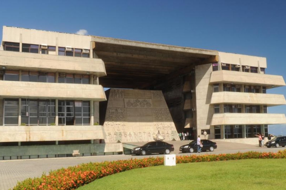 AL-BA: deputados testam positivo para Covid-19