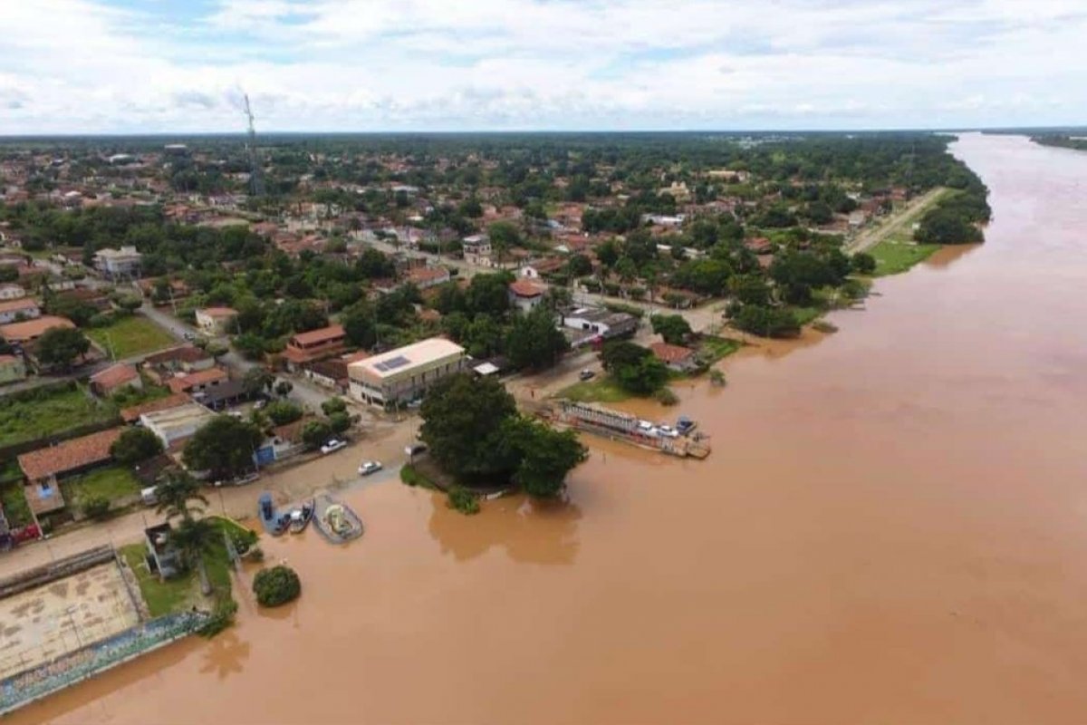 Cheias no rio São Francisco alertam para ribeirinhos