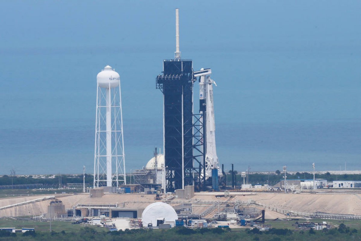 Foguete ‘abandonado’ da SpaceX pode colidir com a lua em março