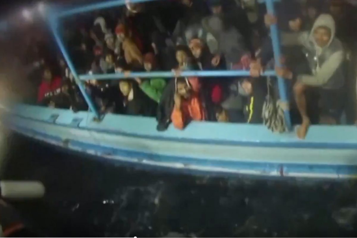 Imigrantes morrem em barco superlotado ao tentar chegar à Europa pelo Mediterrâneo