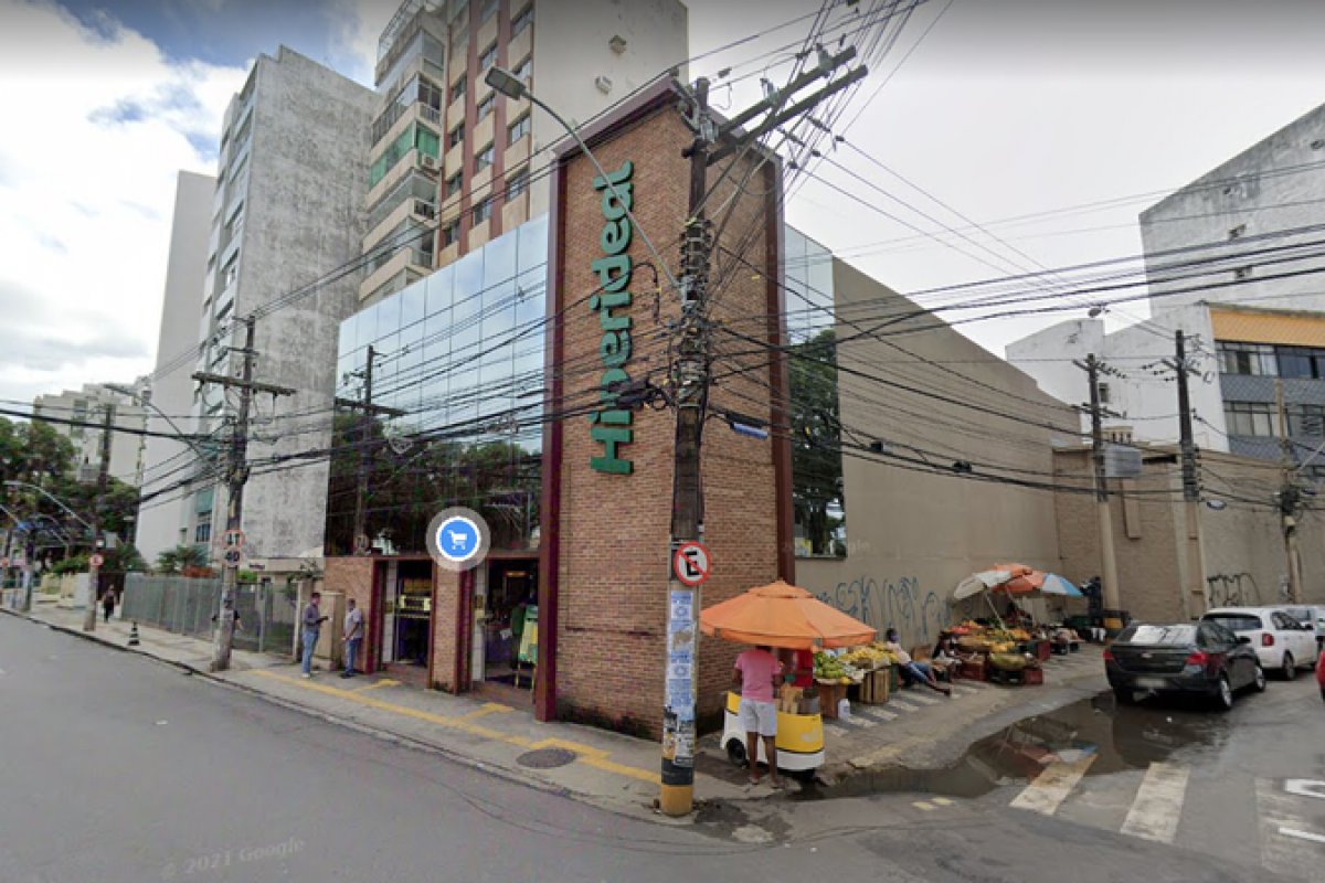 Cinco mulheres são presas em flagrante por furtarem produtos em supermercado, em Salvador