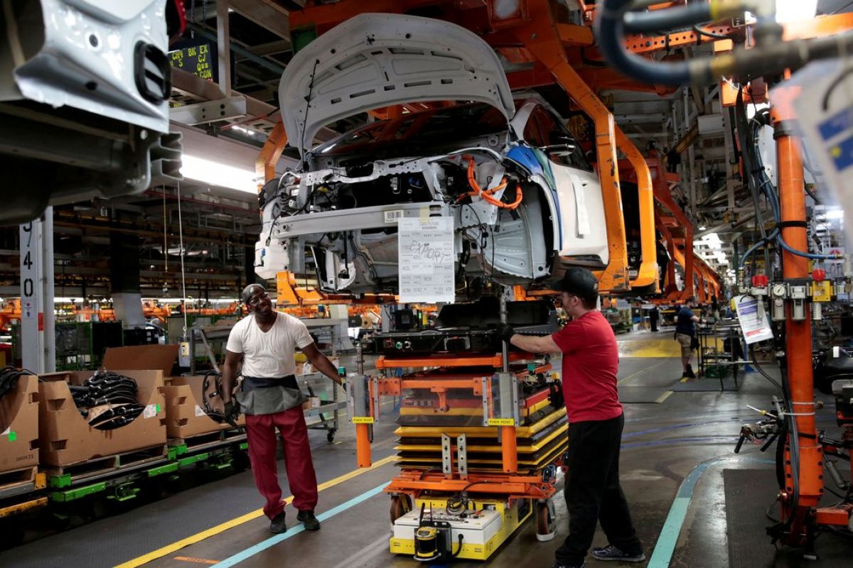 Confiança da indústria tem sexta queda consecutiva, aponta FGV