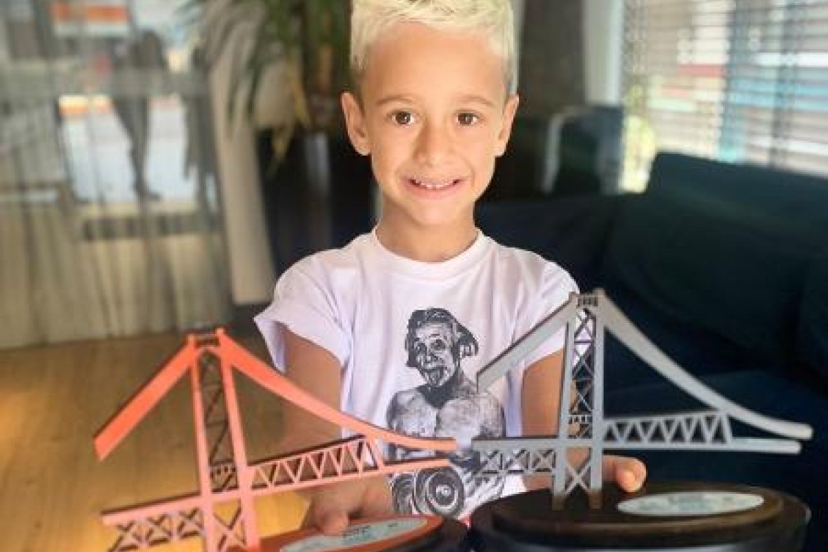 Menino de 7 anos é a primeira criança a fazer parte do 'clube de gênios' do Brasil