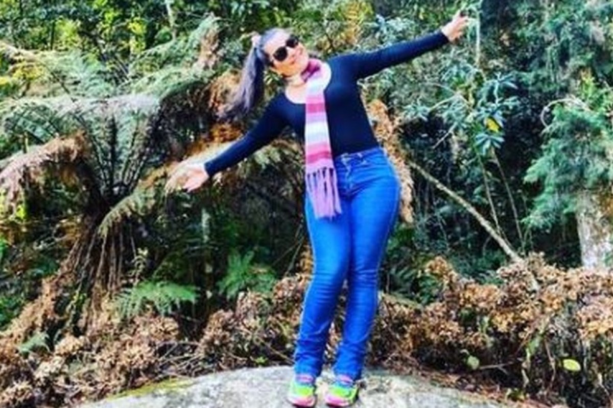 Após foto viajando, dentista perde prisão domiciliar e é detida em BH