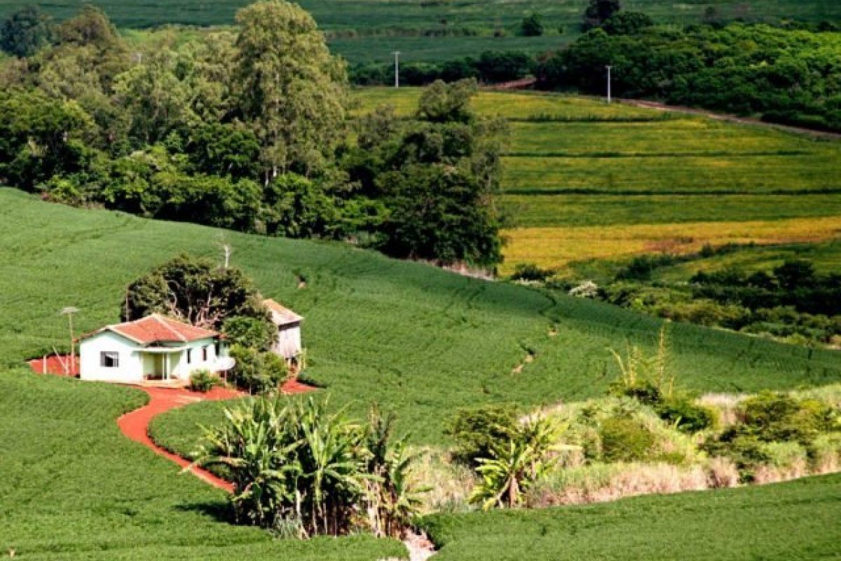 Famílias da zona rural recebem subsídio para compra de 802 imóveis