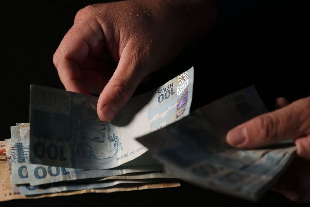 Governo da Bahia antecipa pagamento de aposentados e pensionistas