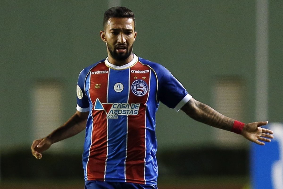 Clayson e Bahia acertam rescisão de contrato