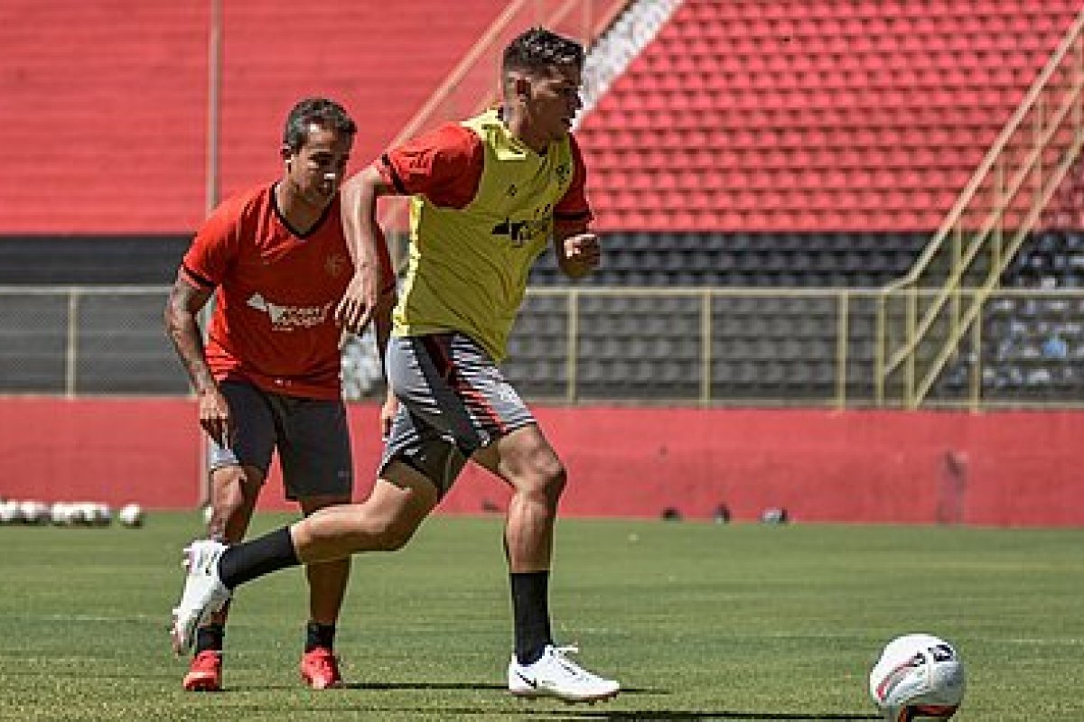 Vitória tem a chance de dormir na liderança do Baiano em confronto diante do Jacuipense, no Barradão