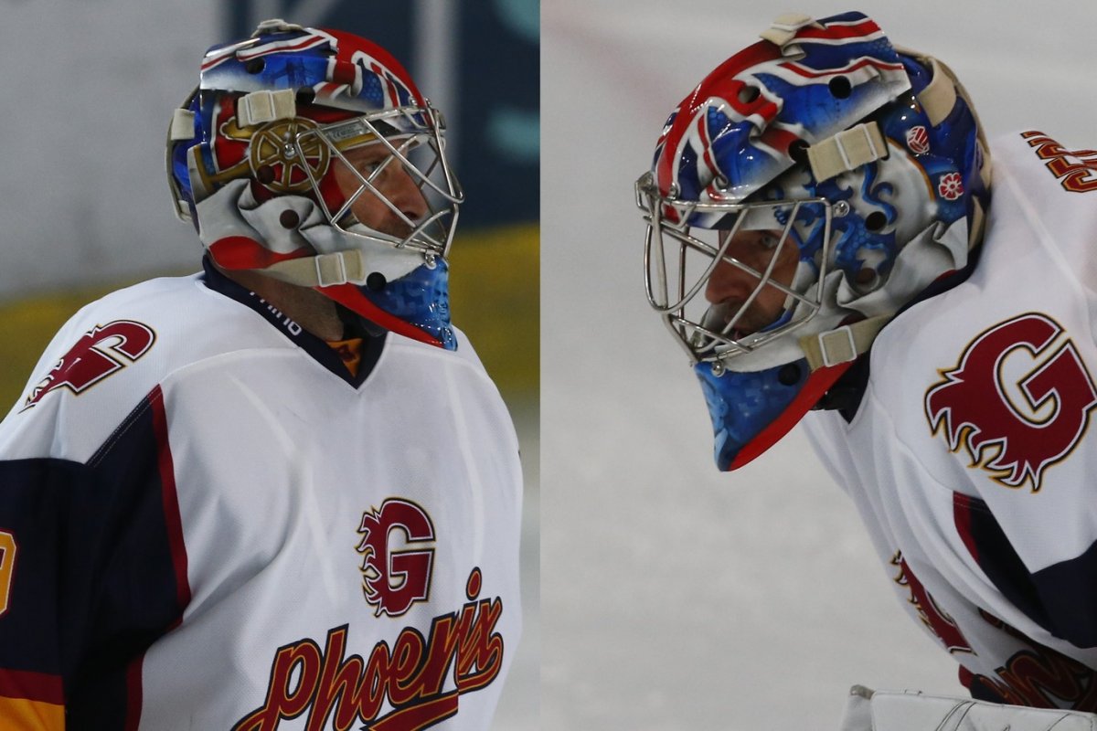 Homenageando Chelsea e Arsenal, Cech estreia defendendo pênaltis no hóquei 