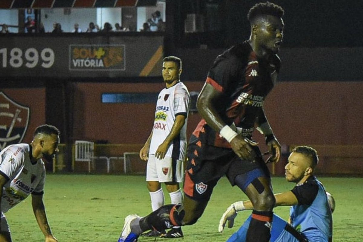Vitória conta com boa fase de Caicedo para se distanciar da zona de rebaixamento