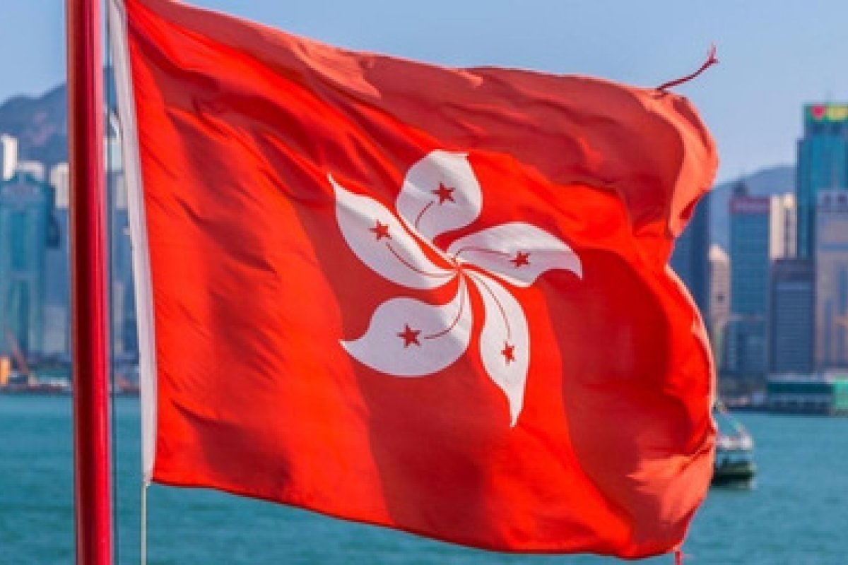 Ministro de Hong Kong renuncia cargo por ter participado de festa durante pandemia