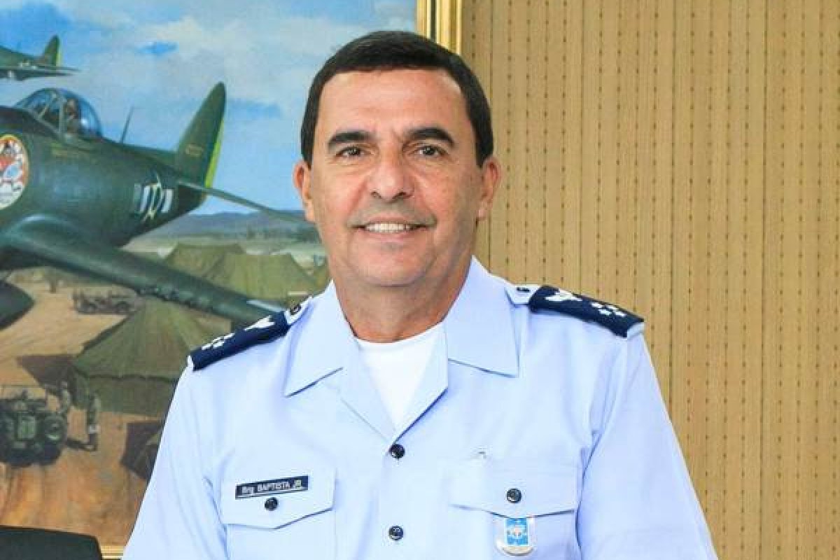 Comandante da FAB afirma que militares vão prestar continência para qualquer presidente eleito