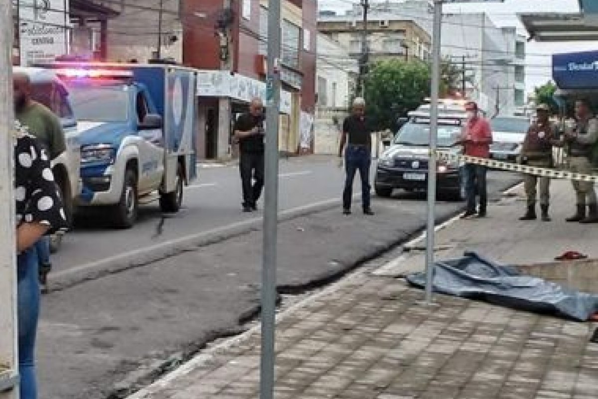 Dois homens morrem após troca de tiros em Jequié