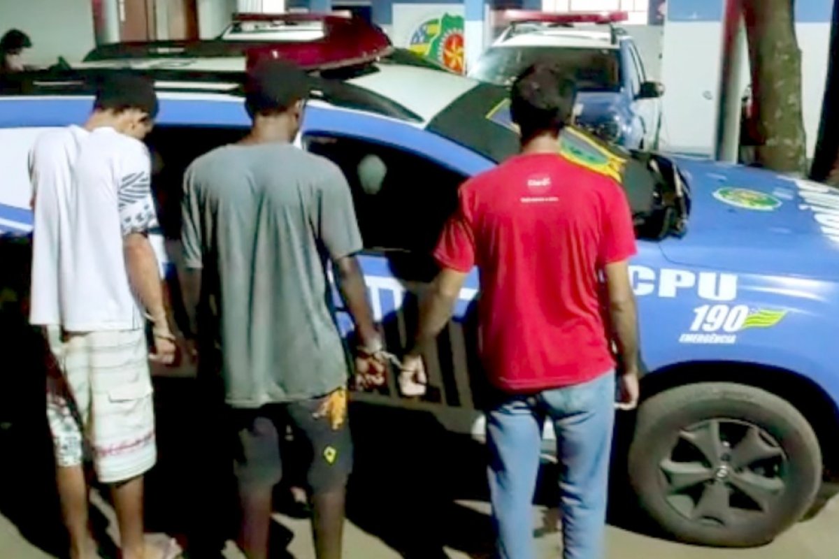 Irmão é preso após chamar amigos para estuprarem as irmãs