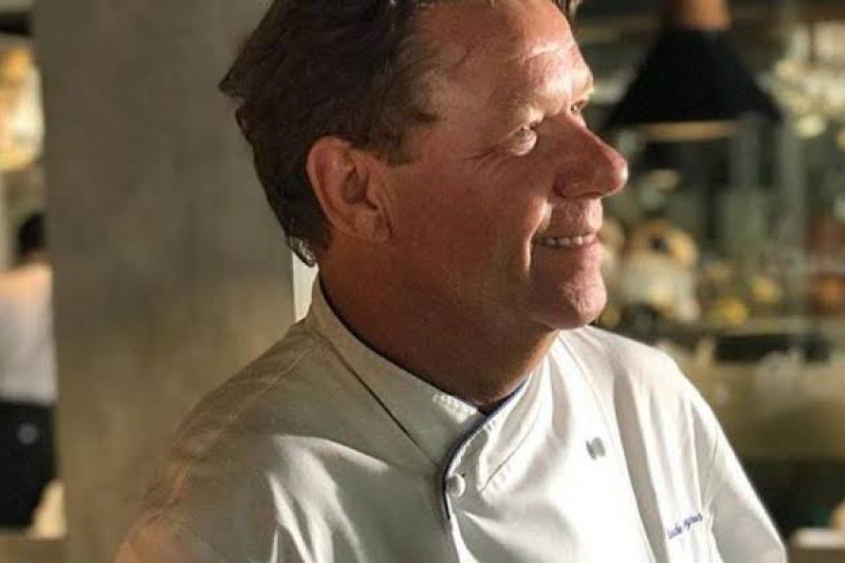 Morena Leite recebe o renomado Chef Claude Troisgrois para celebração em Trancoso