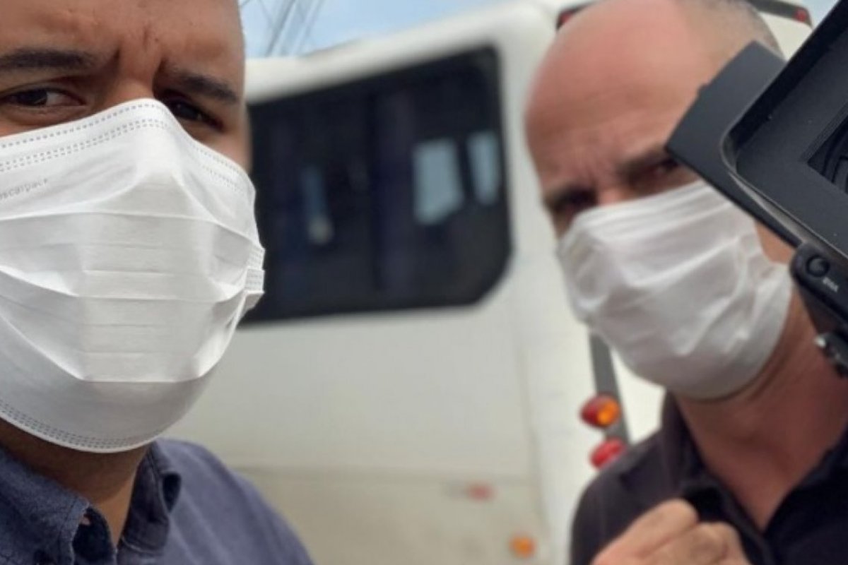 Jornalistas têm equipamentos quebrados por suspeitos de tráfico, durante cobertura de crime em Salvador