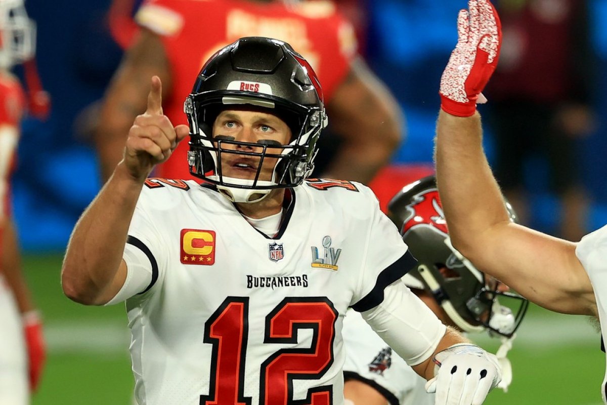 Tom Brady, craque do futebol americano, anuncia aposentadoria aos 44 anos