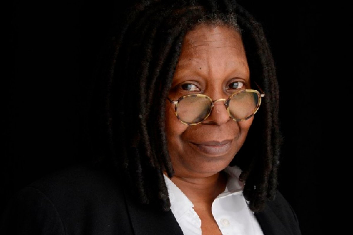 Whoopi Goldberg é suspensa de programa de TV após comentários sobre Holocausto