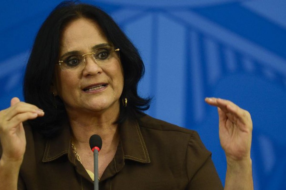 Ministra Damares atrela gravidez na adolescência ao uso do TikTok