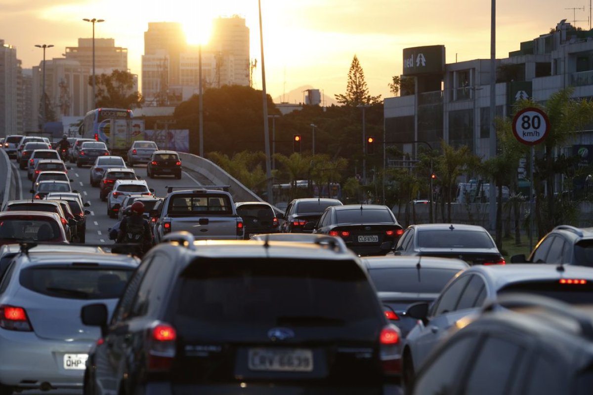 Transalvador registra congestionamento em quatro vias nesta quarta-feira (02)