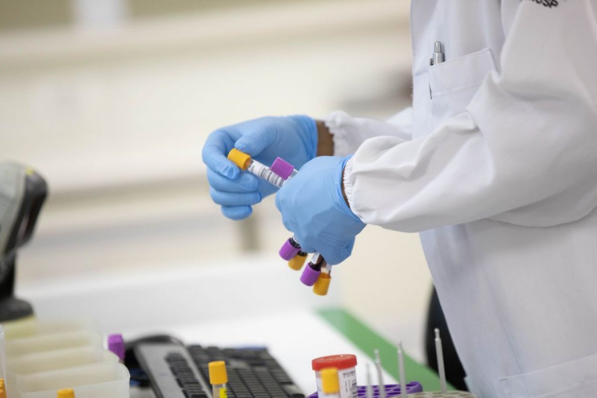 Câmara aprova projeto que prevê doações para pesquisas sobre a Covid-19