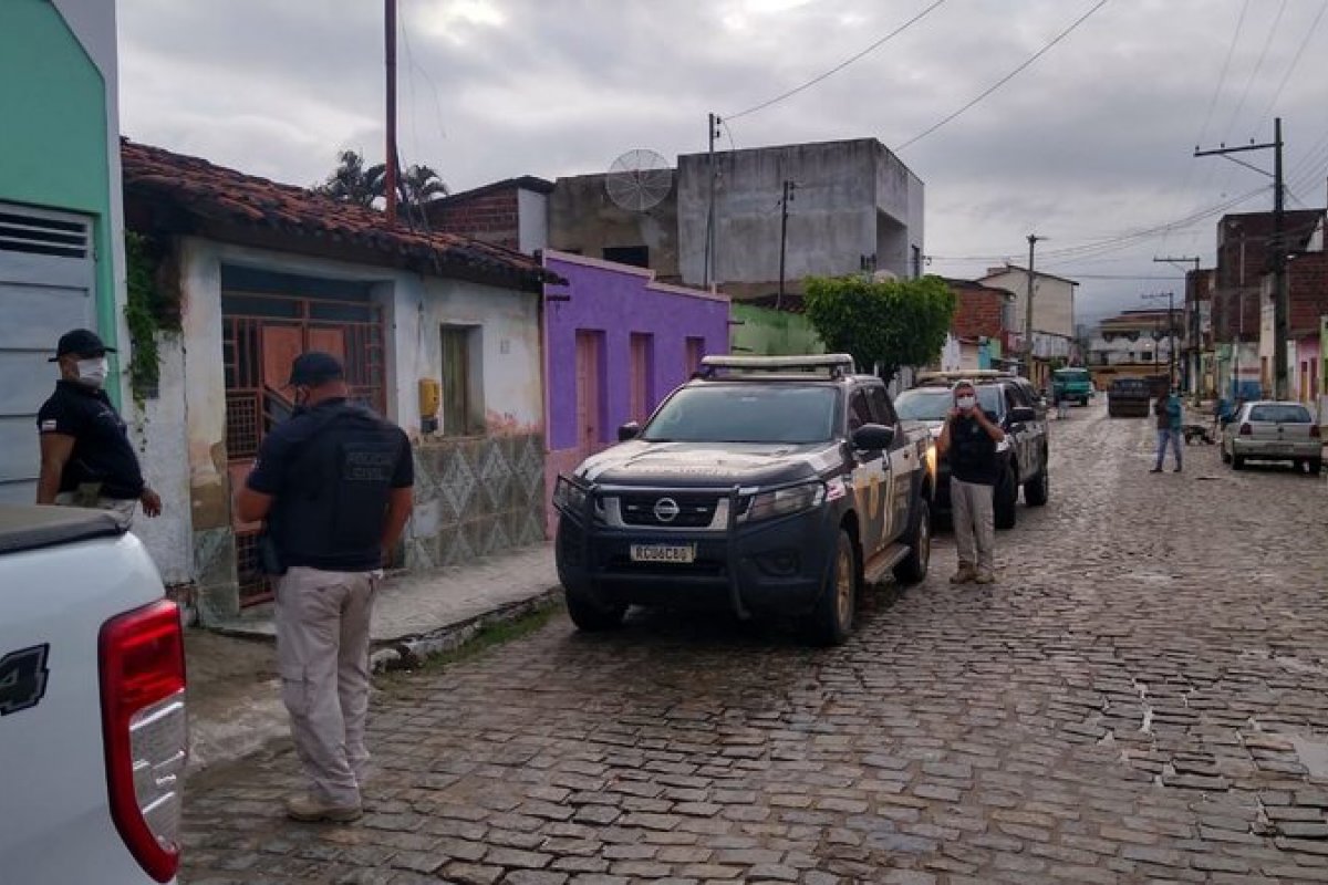 Polícia prende homem acusado de matar americano com quem dividia apartamento