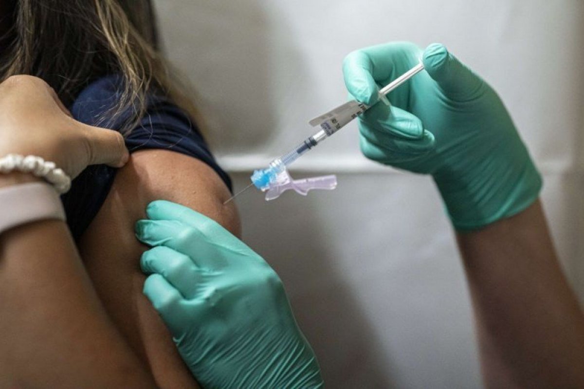 Covid-19: 70% da população brasileira está com duas doses ou dose única da vacina
