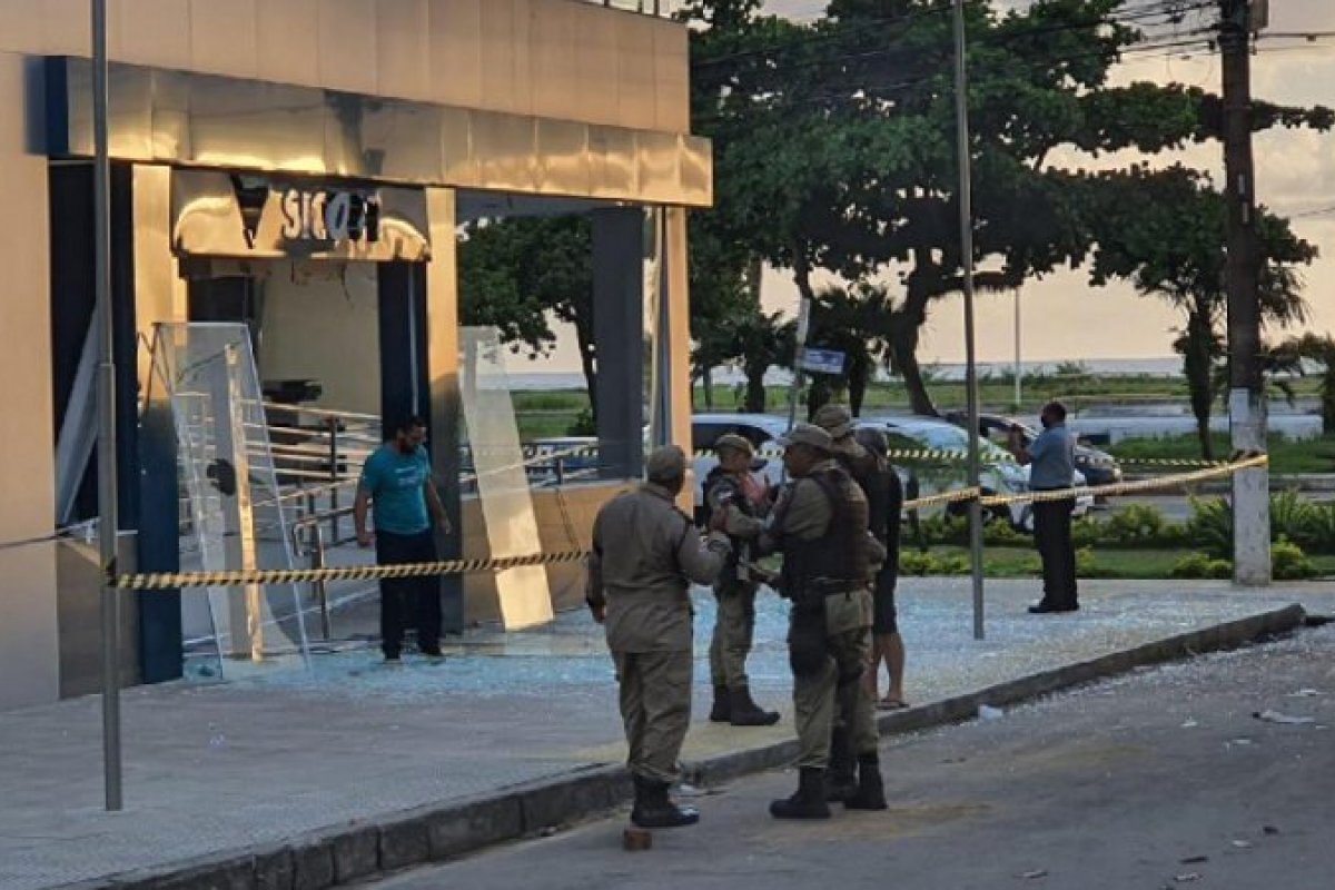 Criminosos explodem agência bancária em Ilhéus, no sul da Bahia