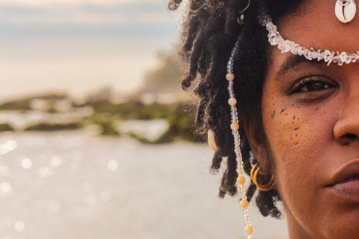 Cantora Jann Souza lança EP Poder Ancestral