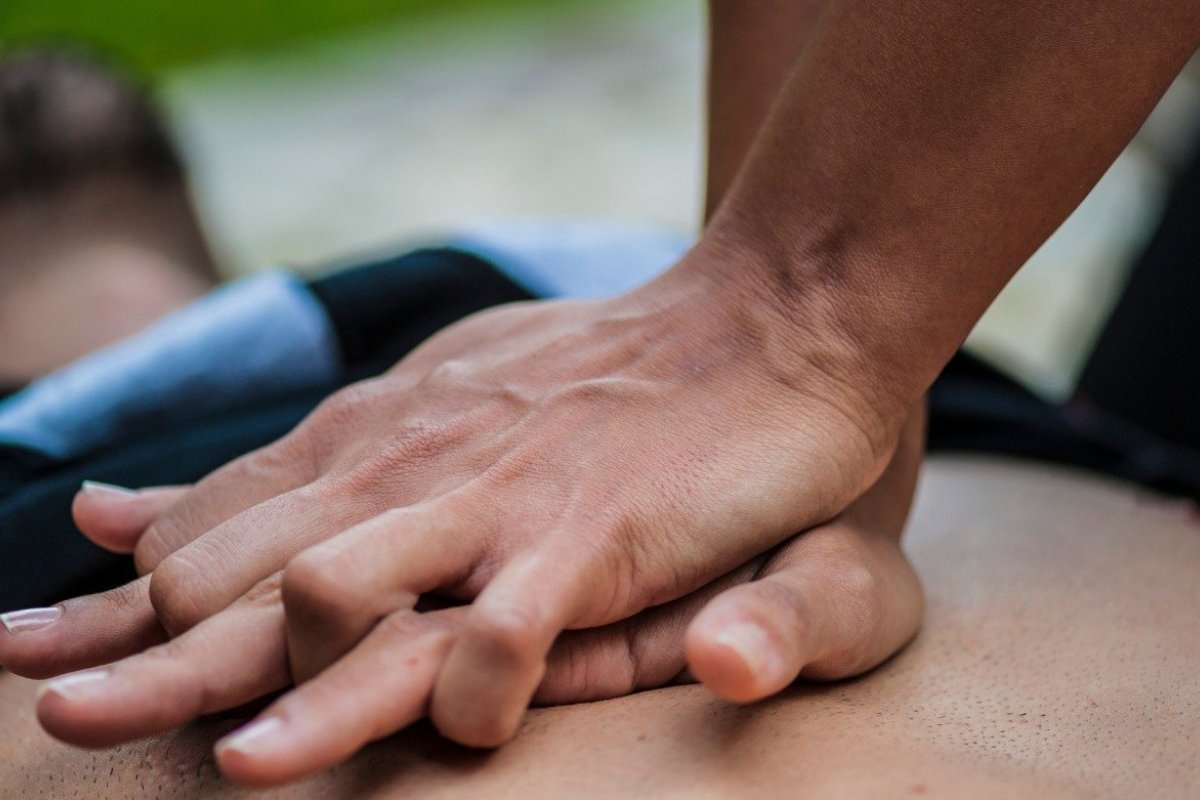 Parada cardiorrespiratória em jovens: saiba as causas e fatores de risco em indivíduos aparentemente saudáveis