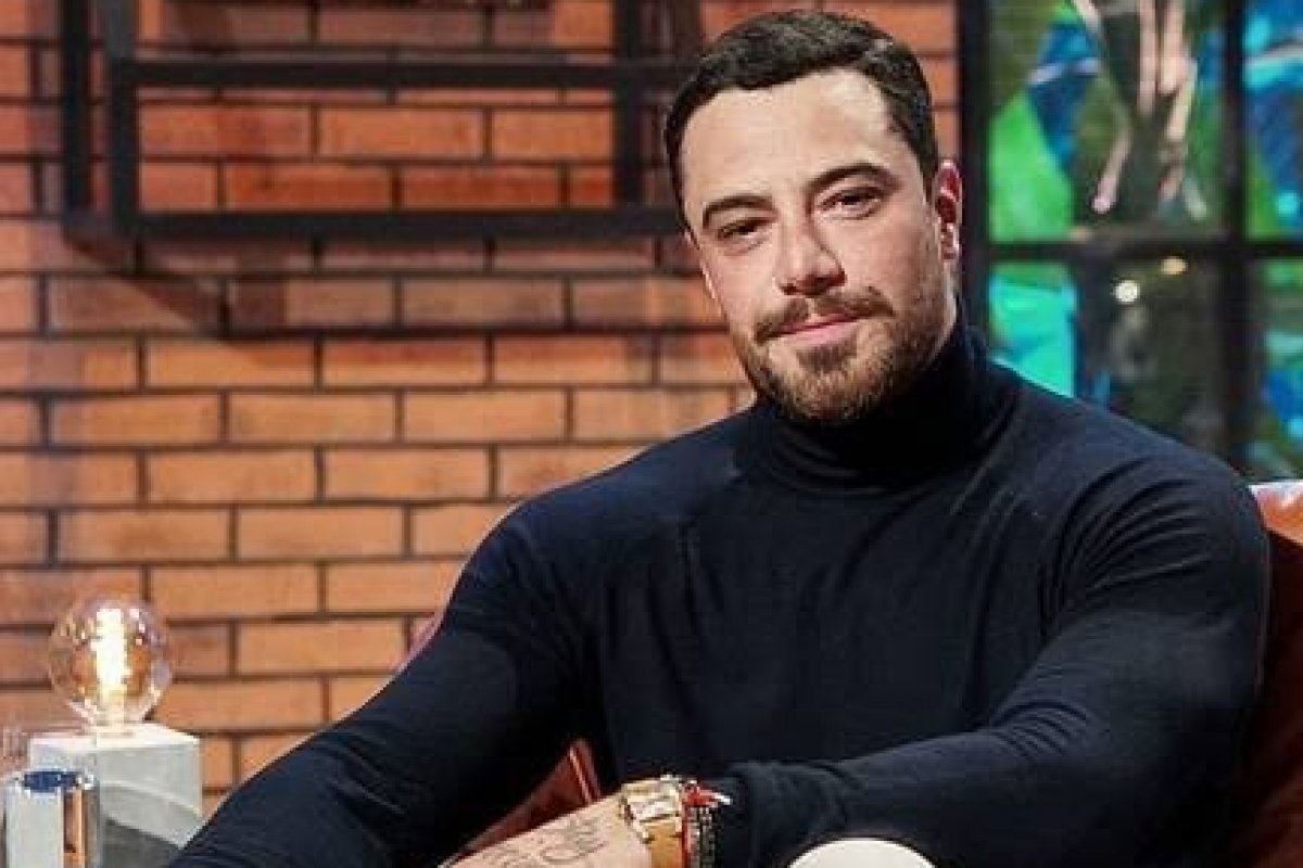 Felipe Titto fecha parceria com a Rede TV!