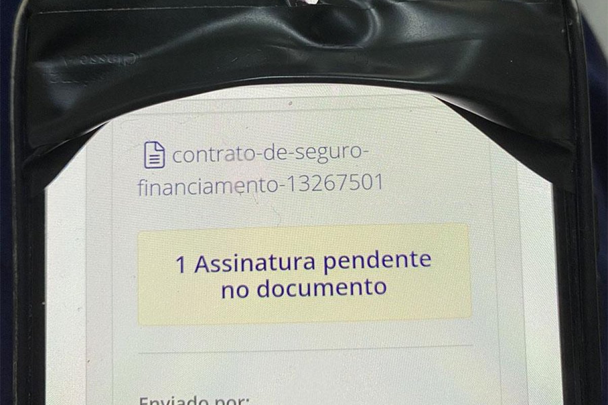 Homem escapa de golpe bancário e rouba celular de criminoso