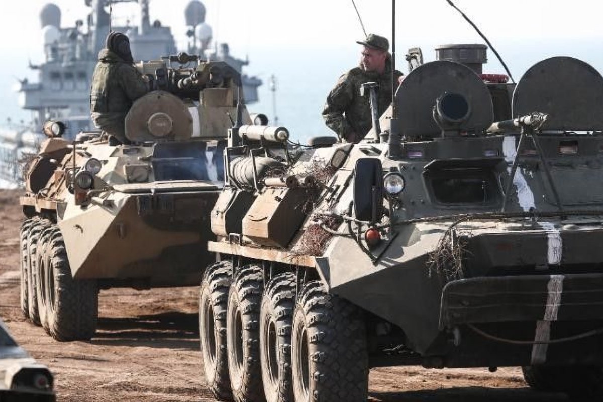 Rússia alcança 70% do pessoal militar e armas para invasão na fronteira com Ucrânia