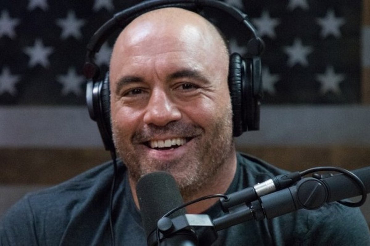 Spotify remove mais de 100 episódios do podcast de Joe Rogan após manifestações de artistas 