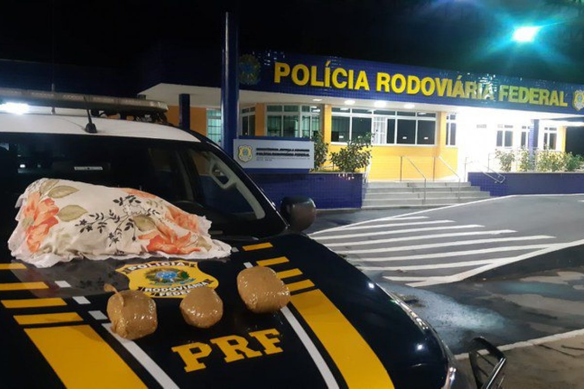 Cocaína é encontrada dentro de travesseiro em ônibus na Bahia