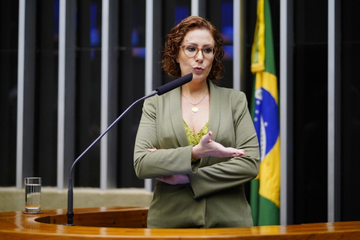 Pedido de Zambelli para suspender vacinação infantil é negado pela Anvisa