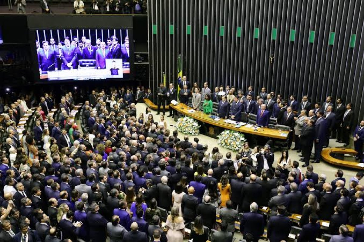 Congresso deixa para votar em março vetos a Refis