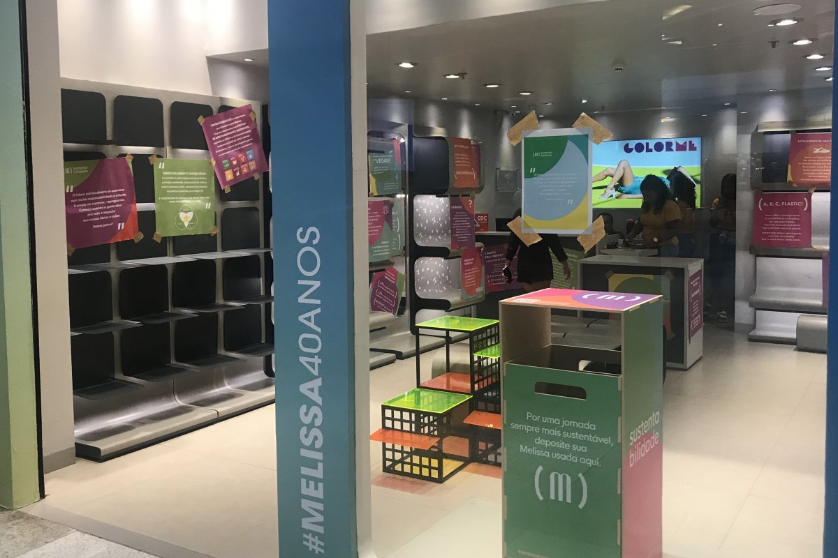 Loja em shopping de Salvador amanhece completamente vazia e surpreende clientes