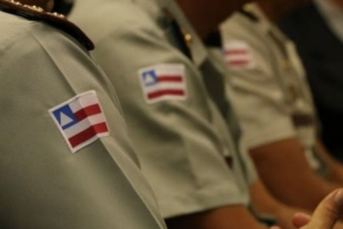 Policial é vítima de assalto armado e tem carro roubado em Salvador